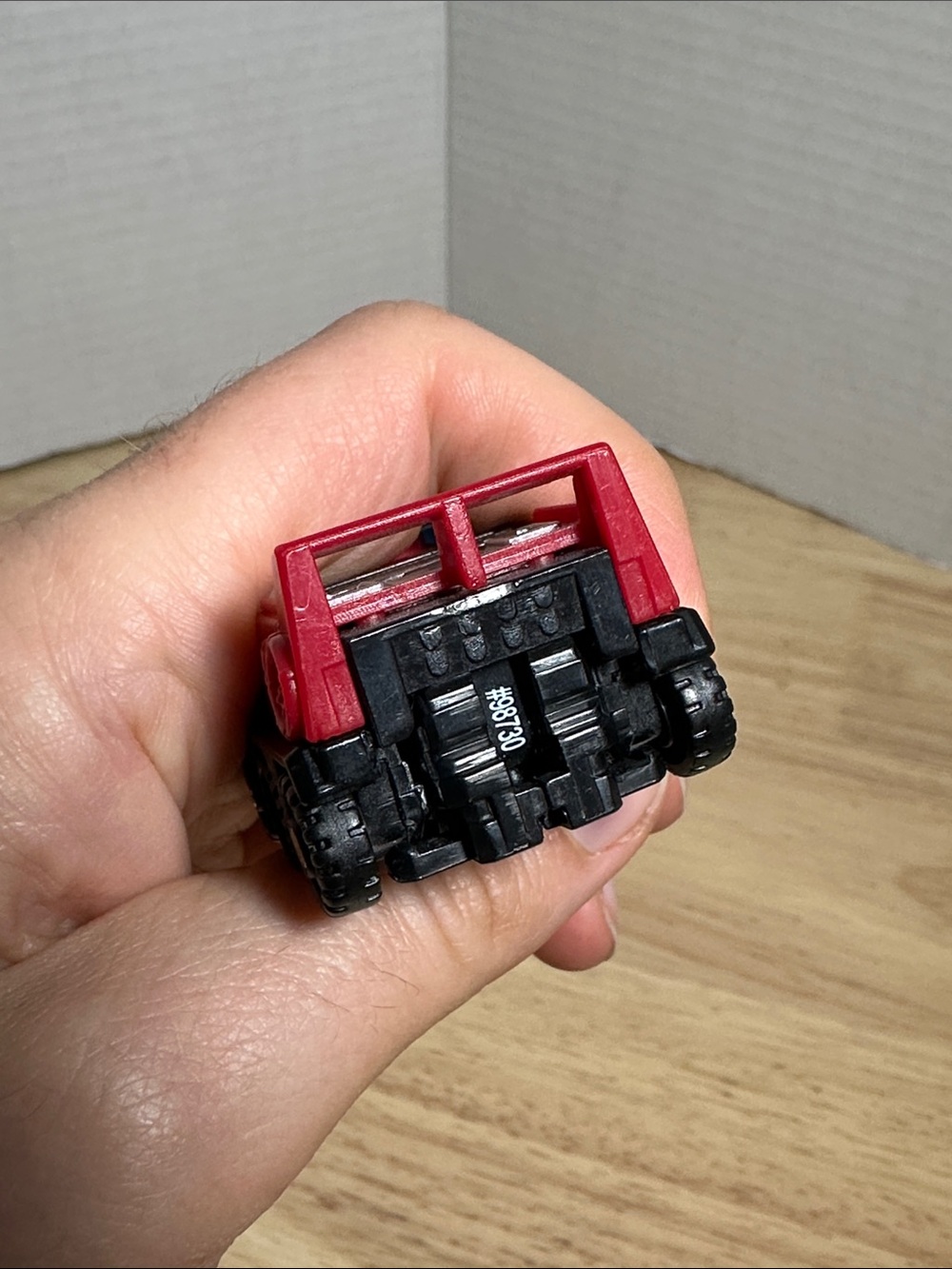 2011 Bot Shots Autobots Bumblebee 🐝 and Sentinal Prime - Picture 7 of 9